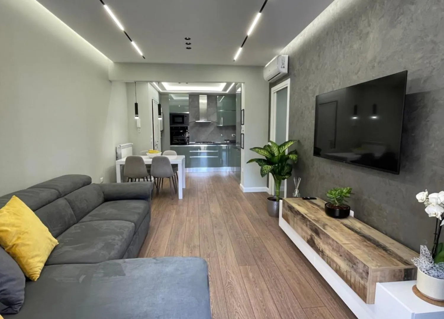 Apartment Sole Roman House